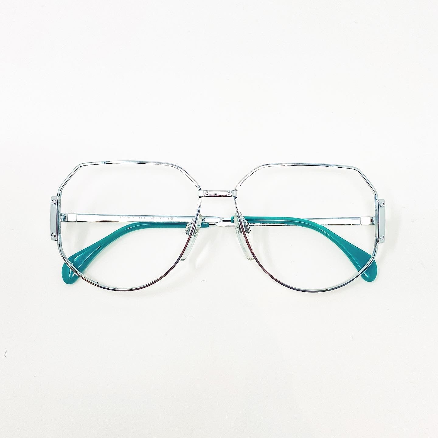 Silhouette M6058